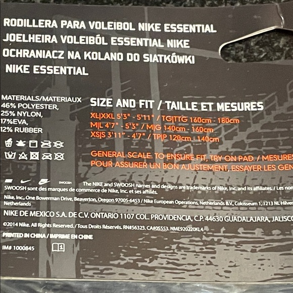 Nike Black Essential Volleyball Knee Pads - Picture 4 of 6